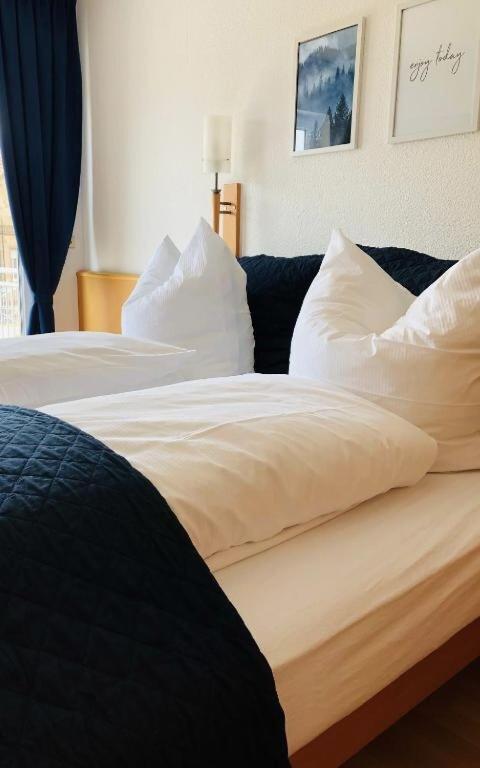 Am Landhaus - Gaestezimmer Walsheim Bagian luar foto