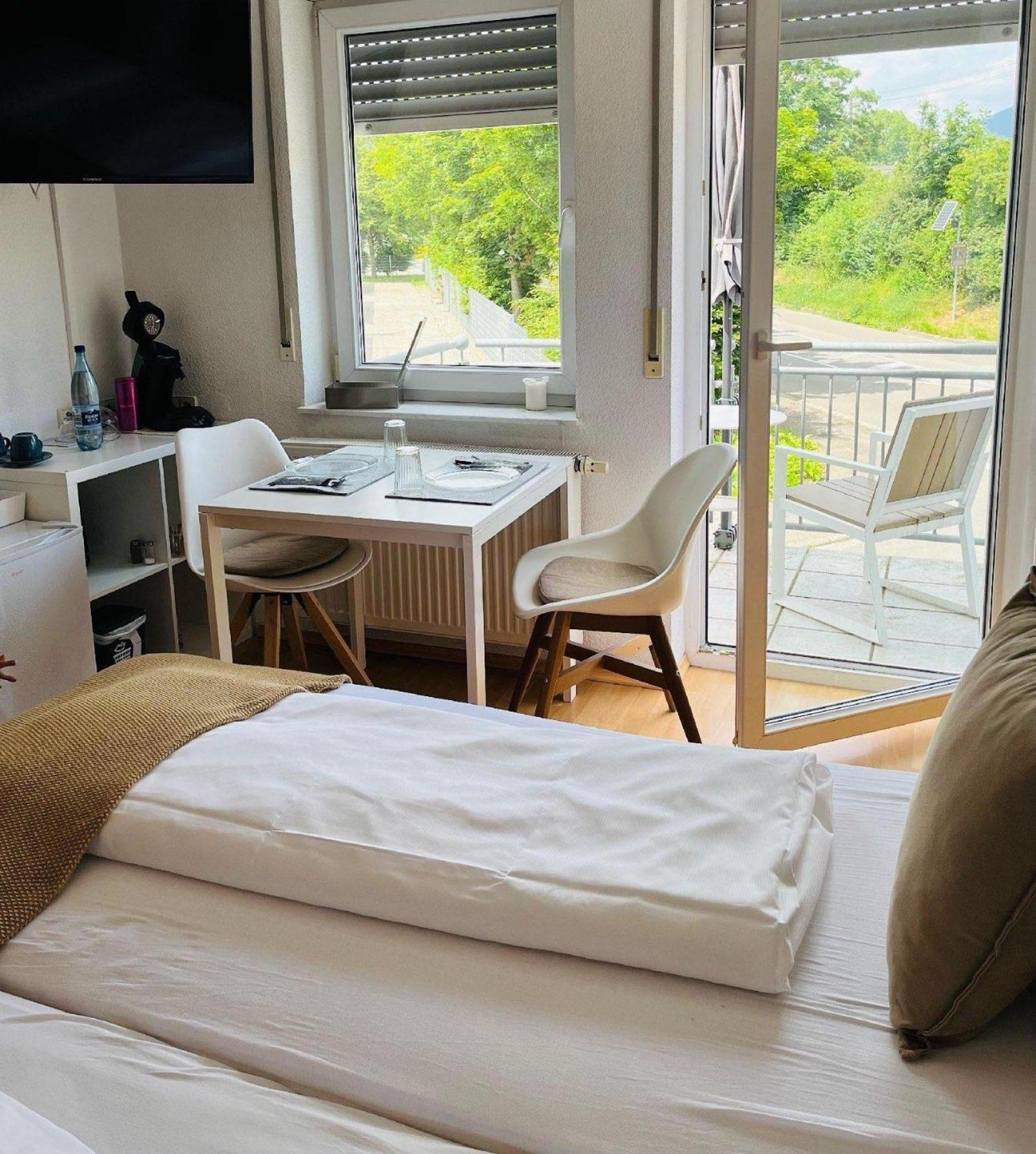 Am Landhaus - Gaestezimmer Walsheim Ruang foto